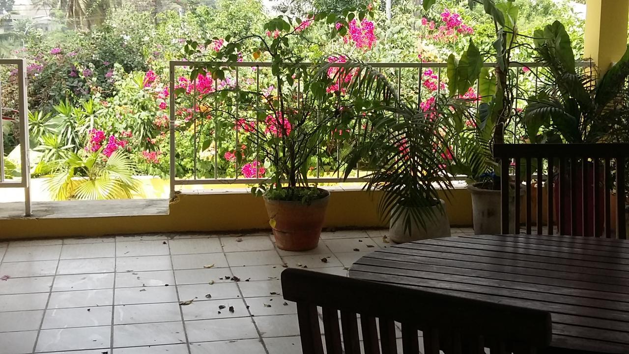 Gaïa's Garden Bed&Breakfast Abidjan Exterior foto